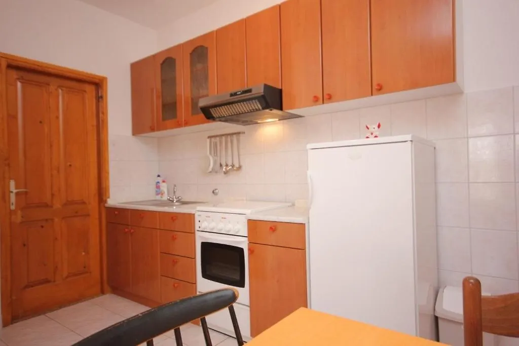 Apartments With A Parking Space Cove Mala Lamjana, Ugljan - 350 Kali