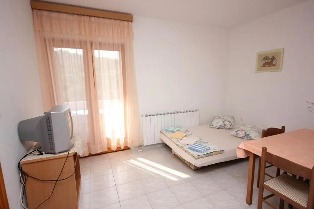 Apartments With A Parking Space Cove Mala Lamjana, Ugljan - 350 Kali