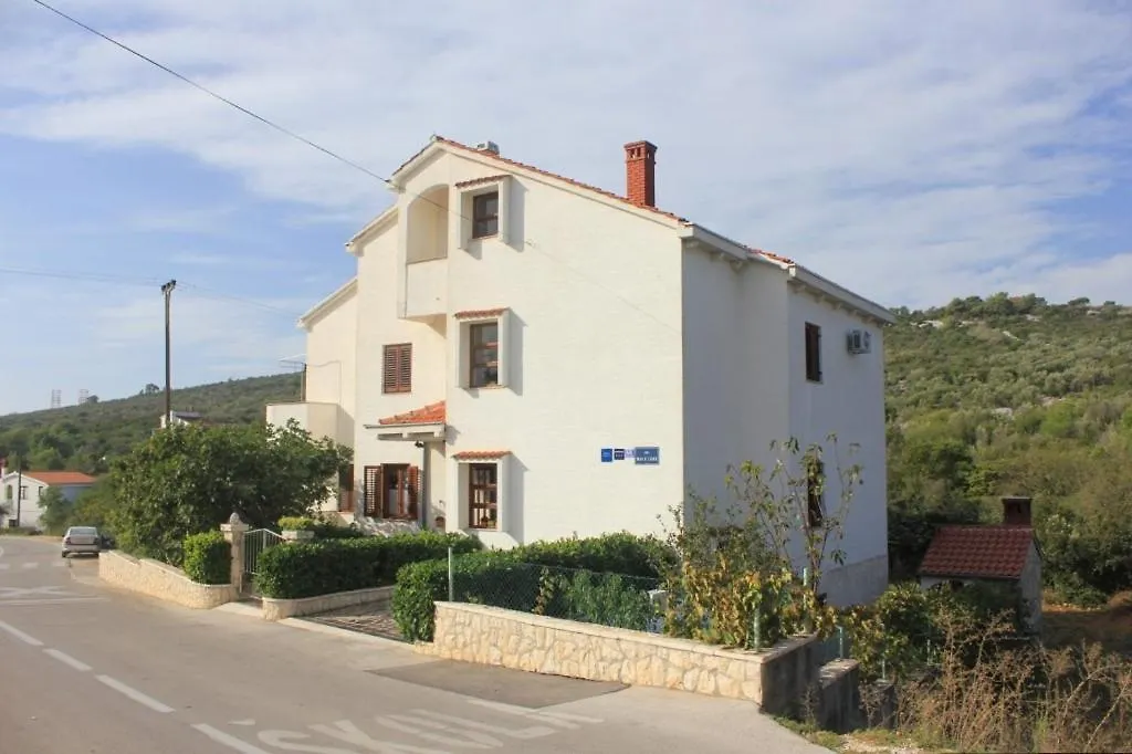 Apartments With A Parking Space Cove Mala Lamjana, Ugljan - 350 Kali