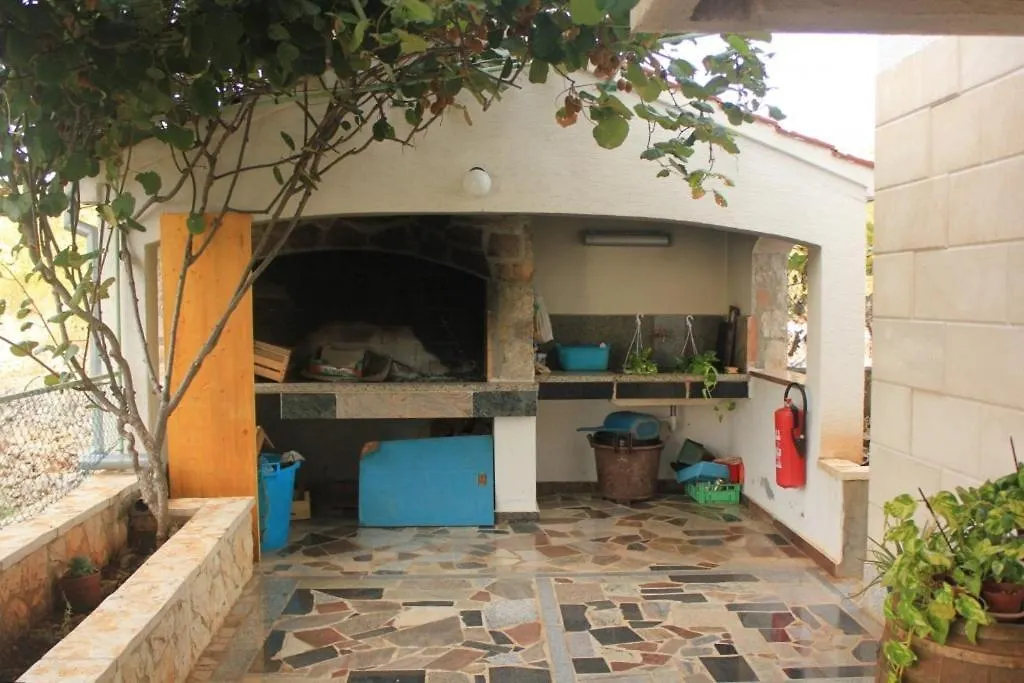 Apartments With A Parking Space Cove Mala Lamjana, Ugljan - 350 Kali
