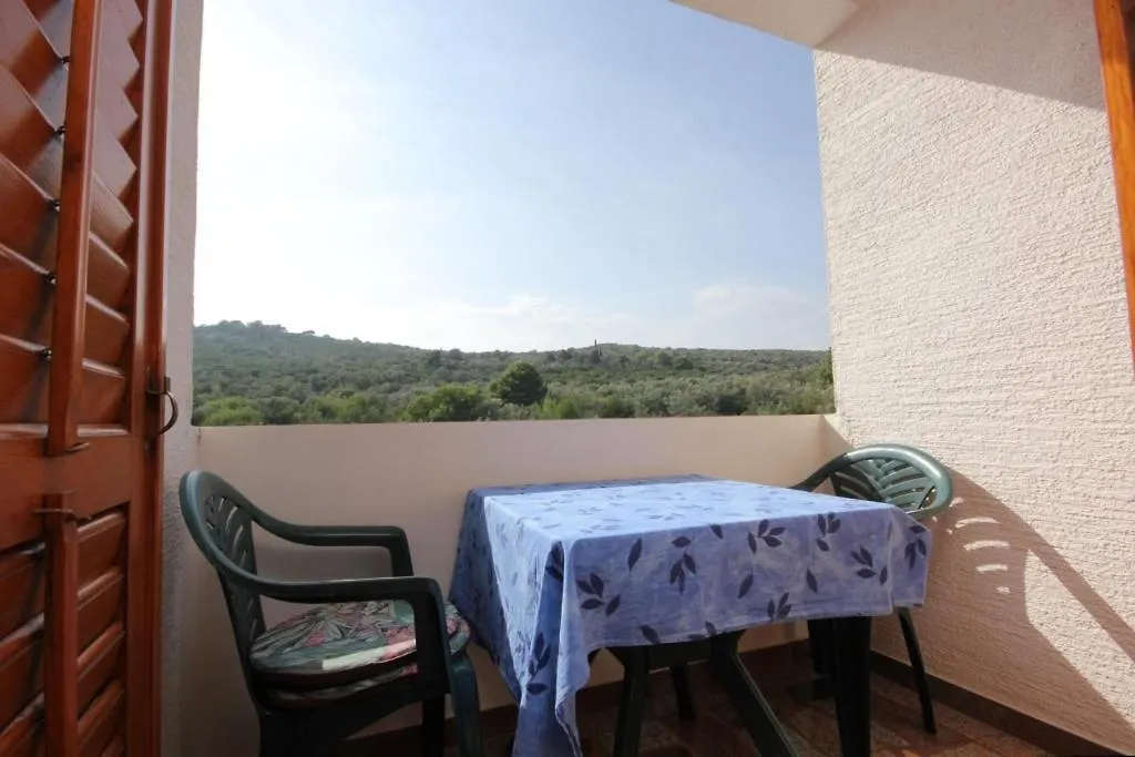 Apartments With A Parking Space Cove Mala Lamjana, Ugljan - 350 Kali